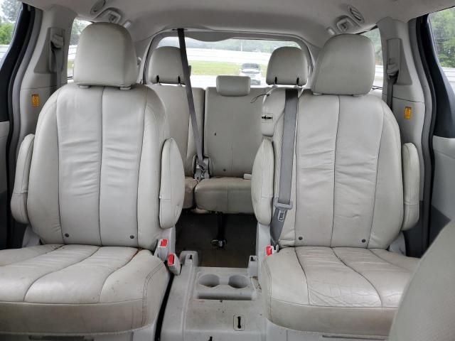 2013 Toyota Sienna LE