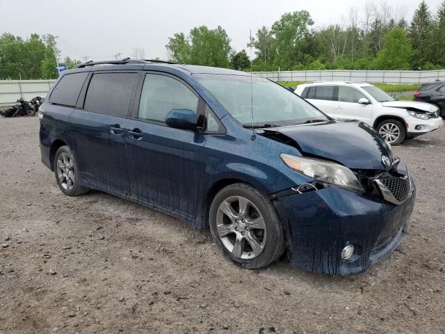 2011 Toyota Sienna Sport