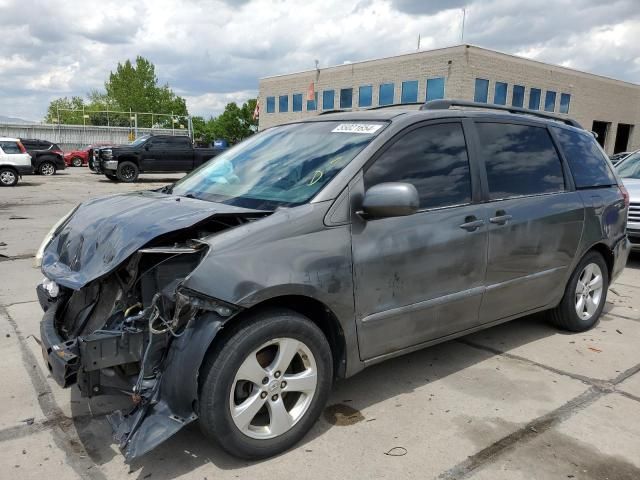 2004 Toyota Sienna CE