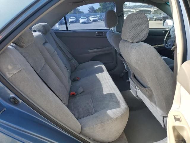 2004 Toyota Camry LE