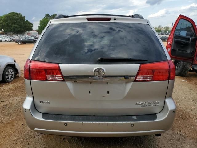 2005 Toyota Sienna XLE