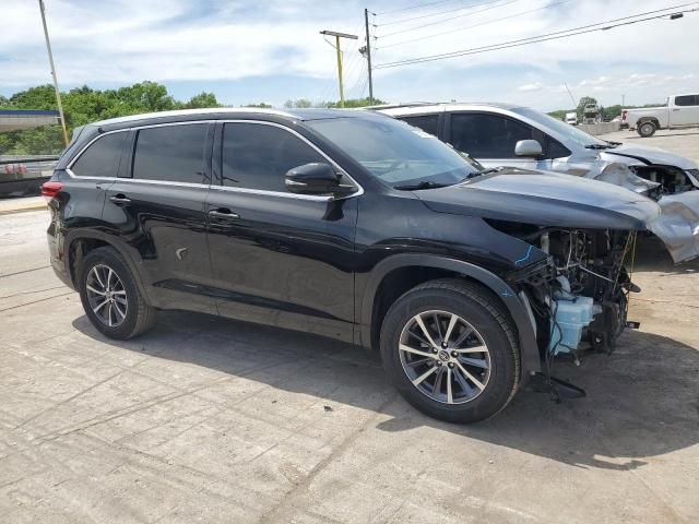 2017 Toyota Highlander SE