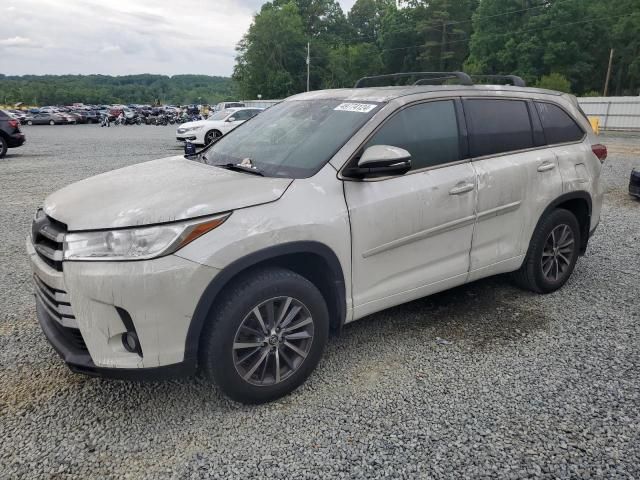 2017 Toyota Highlander SE