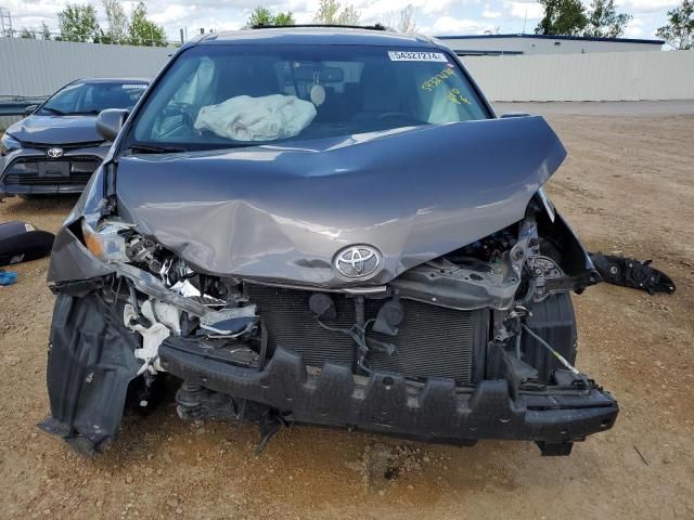 2017 Toyota Sienna LE