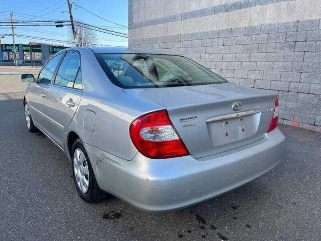 2004 Toyota Camry LE