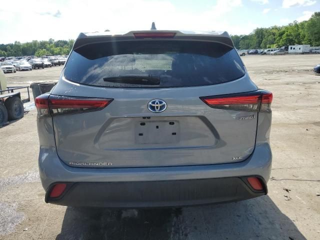 2022 Toyota Highlander Hybrid XLE