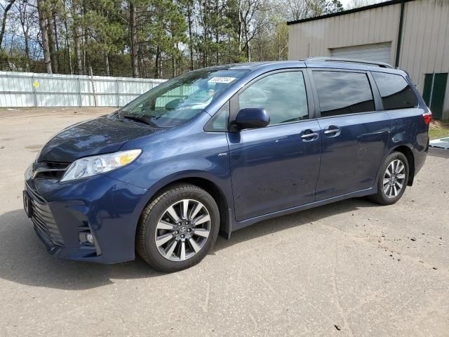 2018 Toyota Sienna XLE