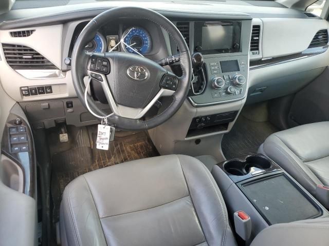 2017 Toyota Sienna XLE