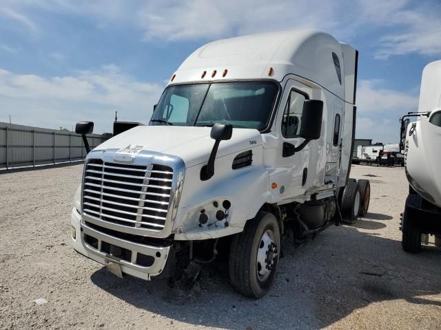 2016 Freightliner Cascadia 113