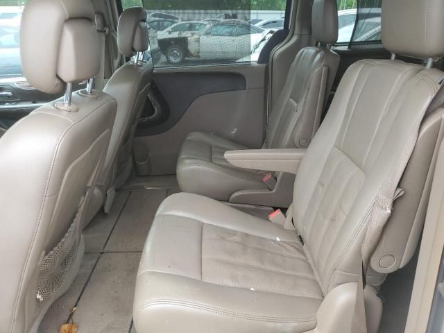 2011 Chrysler Town & Country Touring L