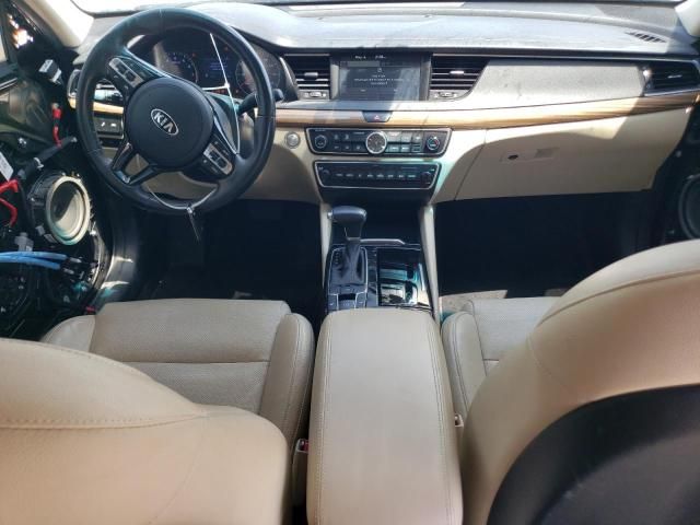 2019 KIA Cadenza Luxury