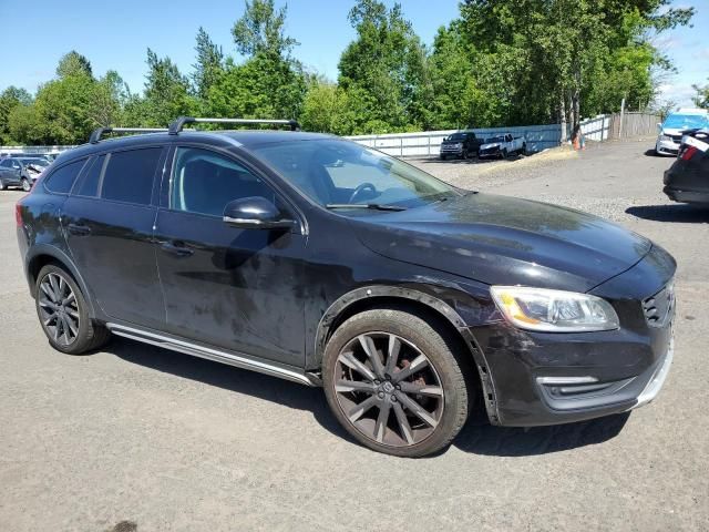 2016 Volvo V60 Cross Country Platinum