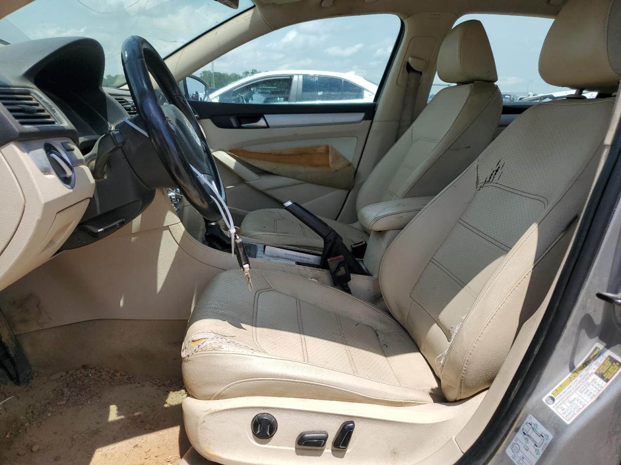 2012 Volkswagen Passat se