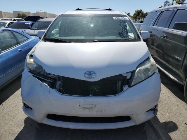 2011 Toyota Sienna XLE