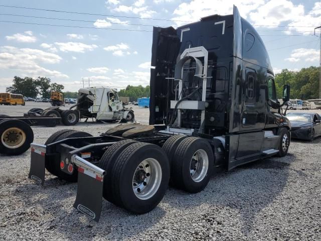 2014 Freightliner Cascadia 125