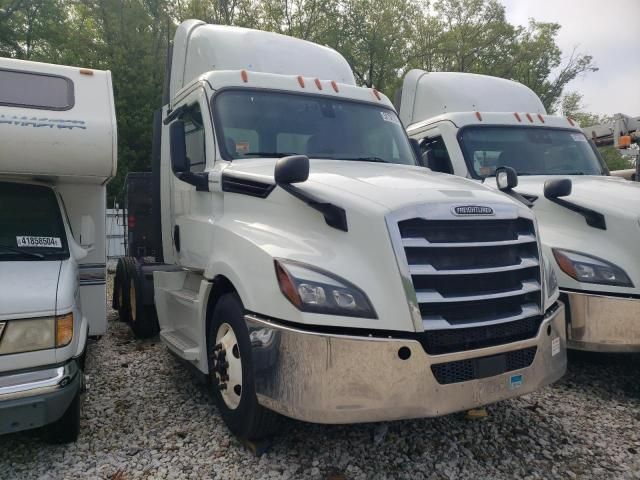 2020 Freightliner Cascadia 126