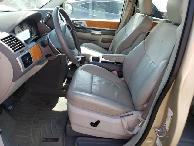 2010 Chrysler Town & Country Limited