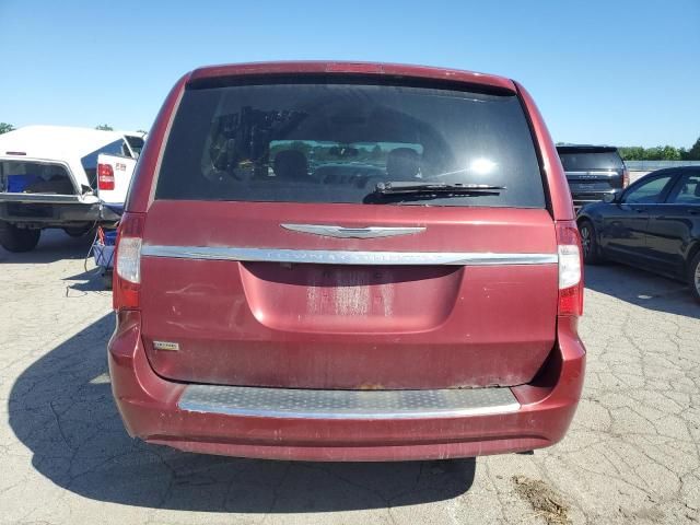 2013 Chrysler Town & Country Touring