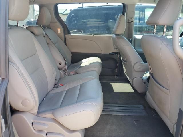 2016 Toyota Sienna XLE