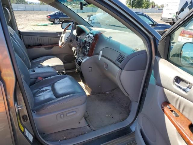 2005 Toyota Sienna XLE