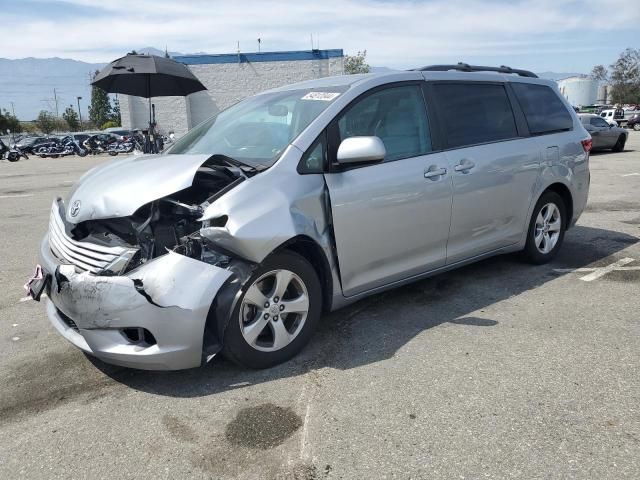 2017 Toyota Sienna LE