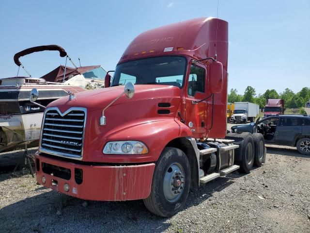 2012 Mack 600 CXU600