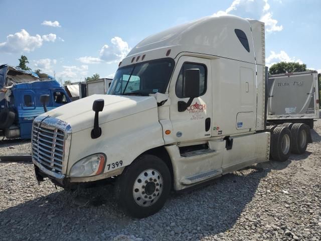 2016 Freightliner Cascadia 125