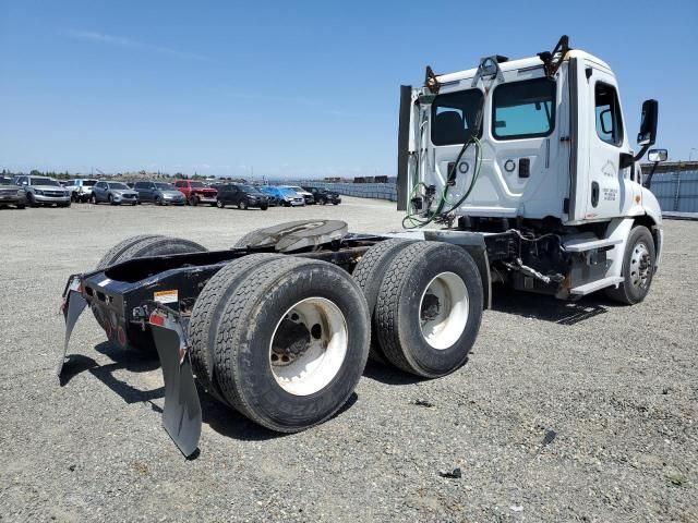 2016 Freightliner Cascadia 113