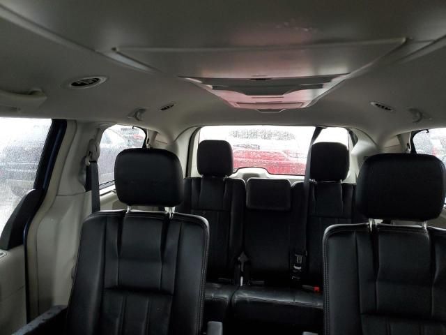 2011 Chrysler Town & Country Touring L