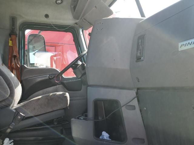 2016 Mack 600 CXU600