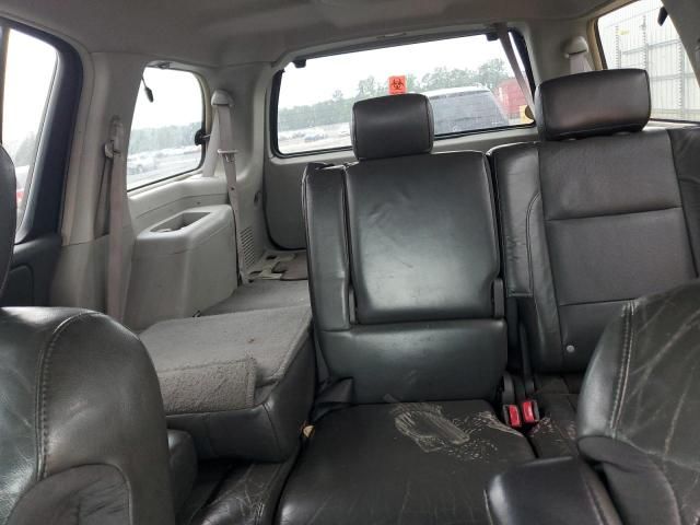 2004 Nissan Armada SE