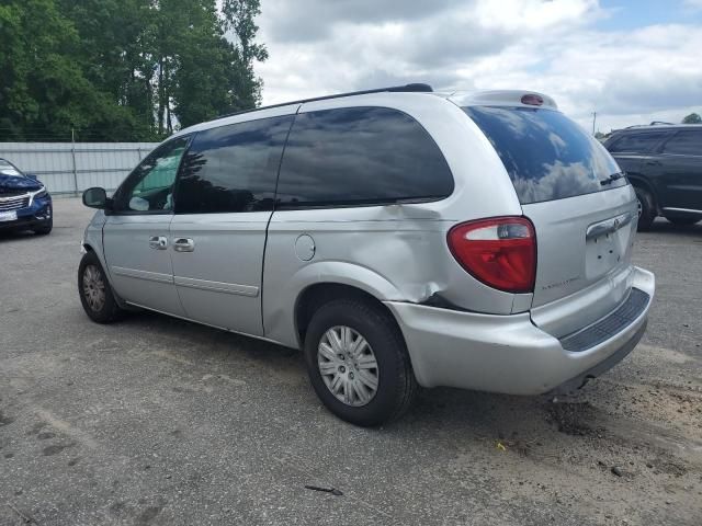 2005 Chrysler Town & Country LX