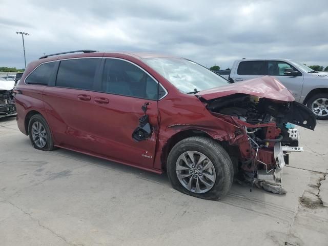 2021 Toyota Sienna LE