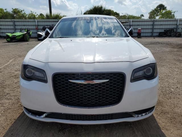 2019 Chrysler 300 Touring