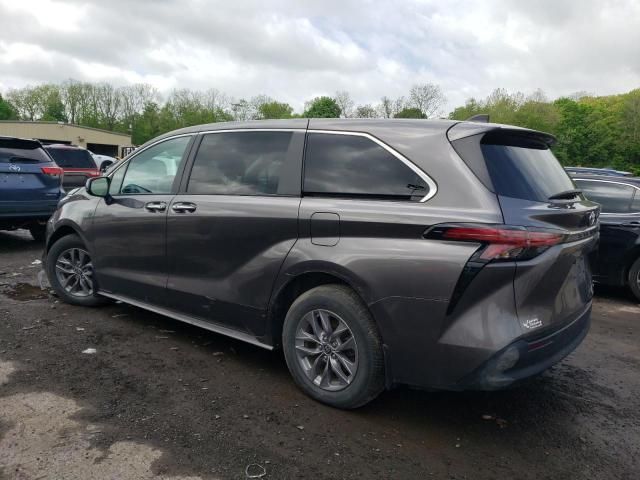 2022 Toyota Sienna XLE