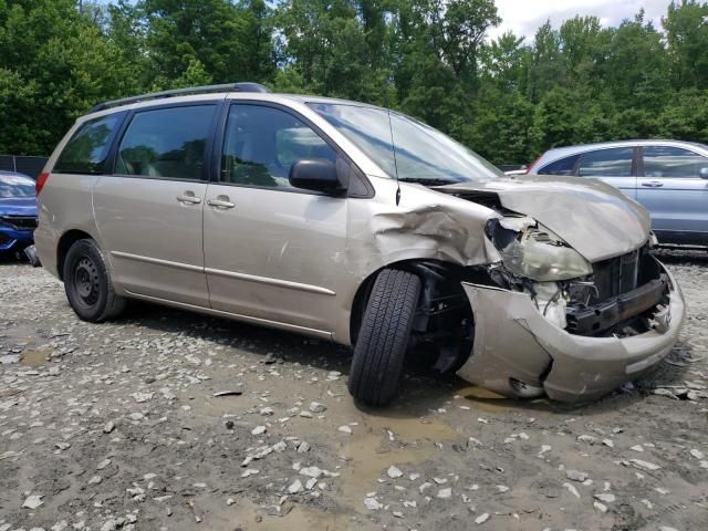 2005 Toyota Sienna CE