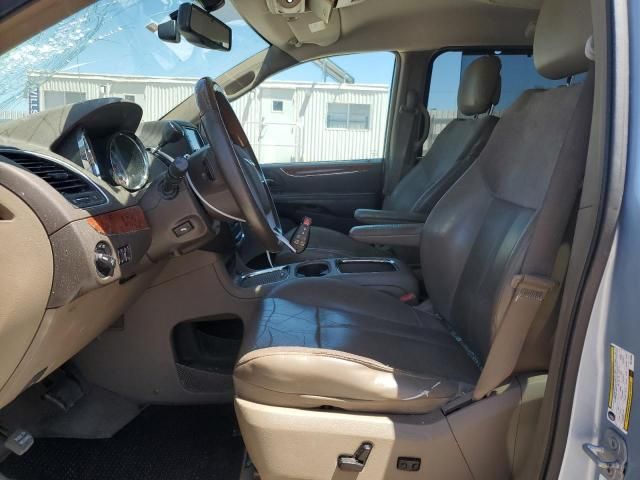 2013 Chrysler Town & Country Limited