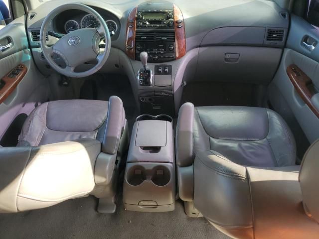 2004 Toyota Sienna XLE