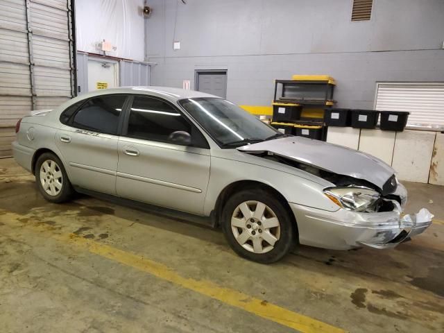 2005 Ford Taurus SE