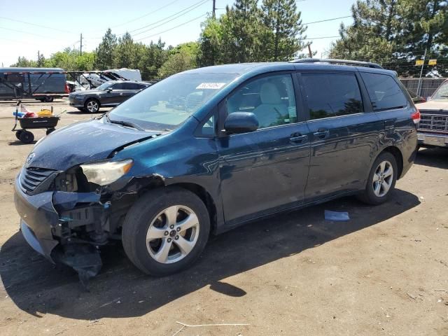 2011 Toyota Sienna LE