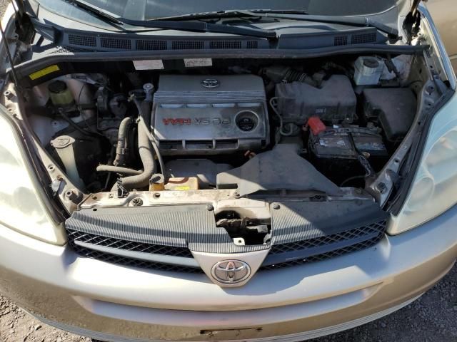 2005 Toyota Sienna CE