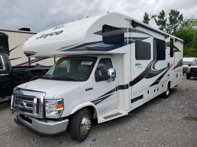 2018 Ford Econoline E450 Super Duty Cutaway Van