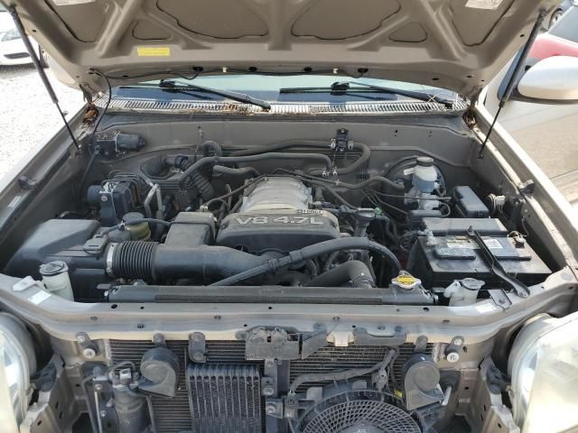 2004 Toyota Sequoia SR5