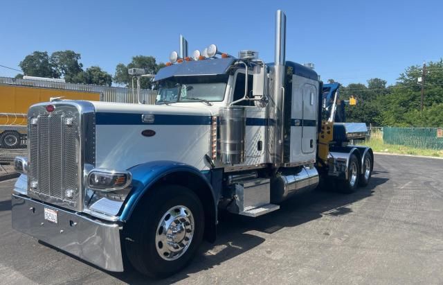 2015 Peterbilt 389