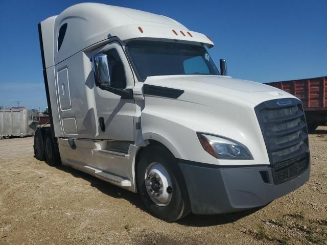 2019 Freightliner Cascadia 126