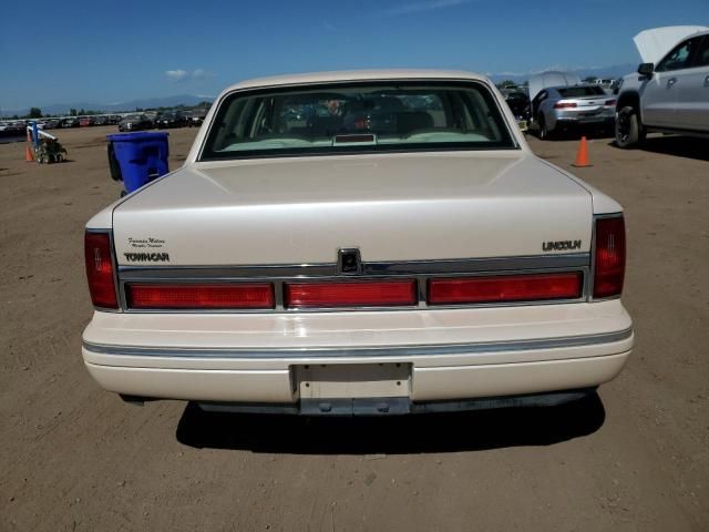 1997 Lincoln Town Car Signature