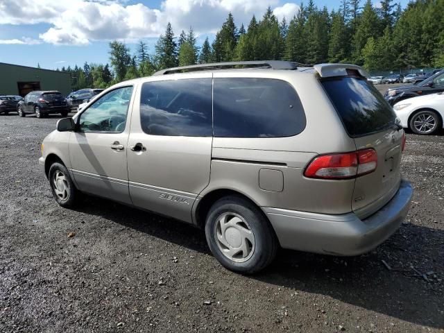 2002 Toyota Sienna LE