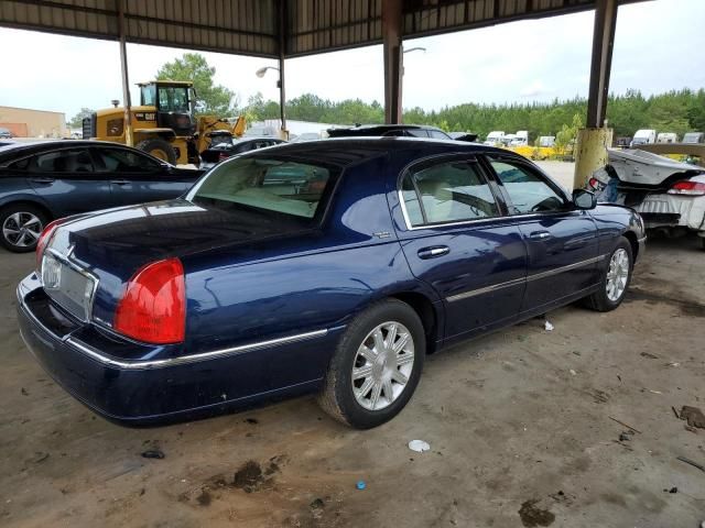 2011 Lincoln Town Car Signature Limited