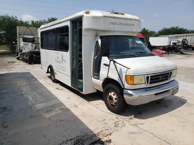 2003 Ford Econoline E350 Super Duty Cutaway Van