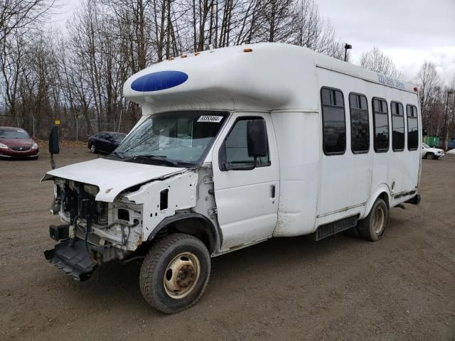 2008 Ford Econoline E450 Super Duty Cutaway Van